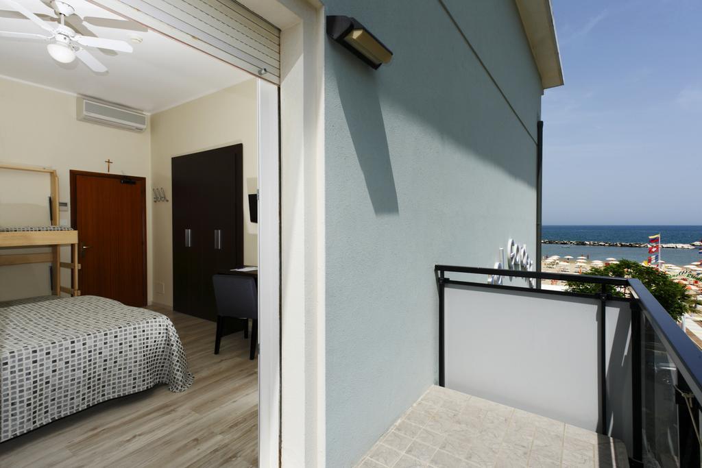 Hotel Gardenia Rimini Extérieur photo